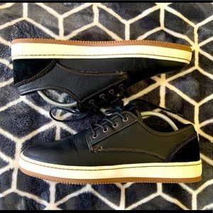 Aldo Mens Sneakers Black Gum Shoes 10.5